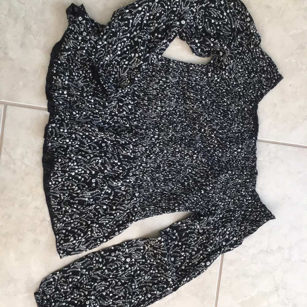 Body ribbed top new no tag w/full sleeves